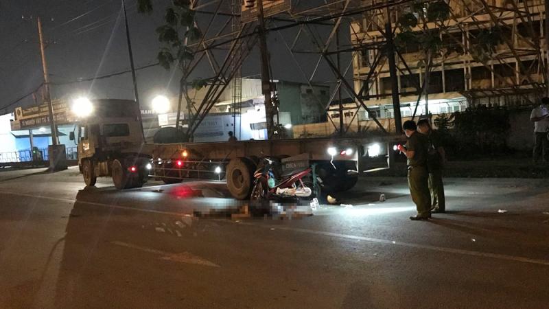 Nam thanh ni&ecirc;n chạy xe m&aacute;y tử vong ngay tại chỗ