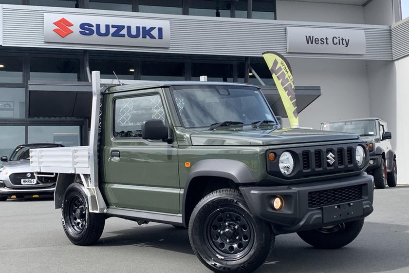 Suzuki Jimny Flatdeck l&agrave; một chiếc b&aacute;n tải nhỏ con chỉ c&oacute; ở New Zealand