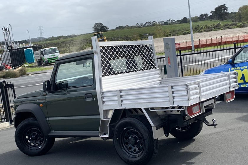 N&oacute; vốn được chế tạo dựa tr&ecirc;n một chiếc Jimny LX th&ocirc;ng thường