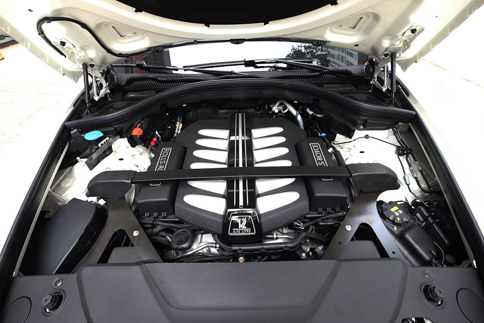 Động cơ V12 của xe Rolls-Royce Cullinan