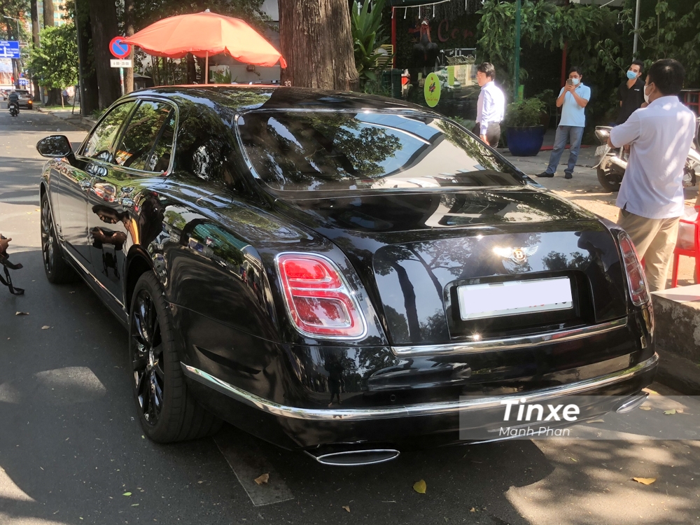 Cận cảnh 1 trong 100 chiếc xe Bentley Mulsanne W.O. Edition sản xuất trên toàn cầu đã có mặt tại Việt Nam Cận cảnh 1 trong 100 chiếc xe Bentley Mulsanne W.O. Edition sản xuất trên toàn cầu đã có mặt tại Việt Nam