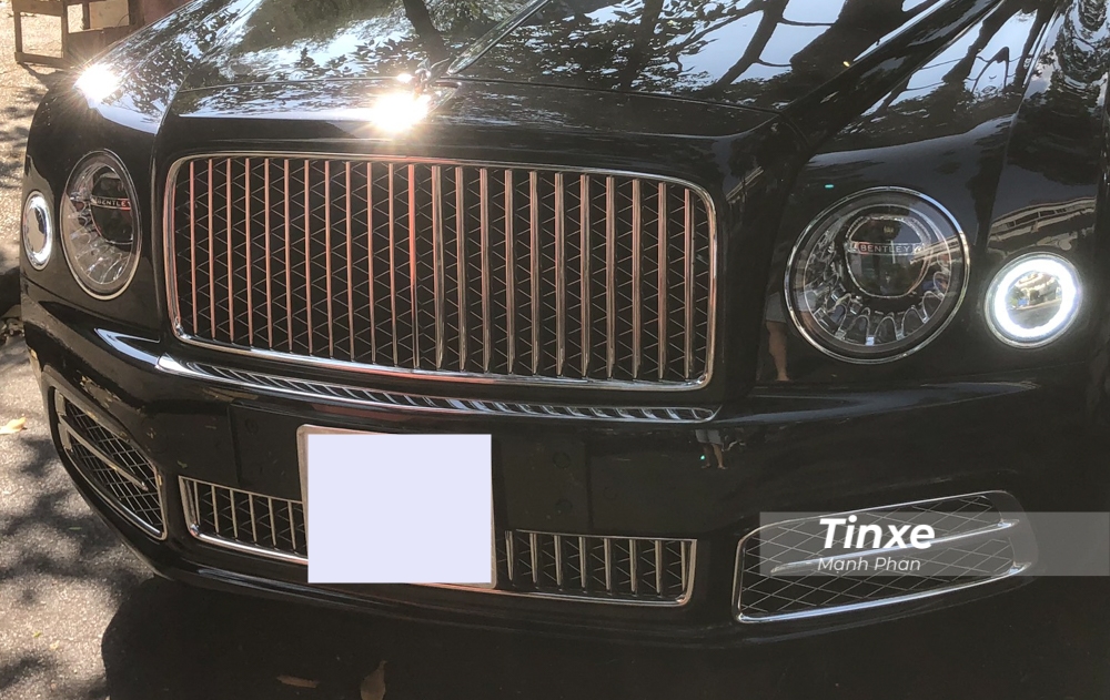 Chiếc xe siêu sang Bentley Mulsanne W.O. Edition độc nhất Việt Nam sở hữu ngoại thất màu Black Onyx Chiếc xe siêu sang Bentley Mulsanne W.O. Edition độc nhất Việt Nam sở hữu ngoại thất màu Black Onyx