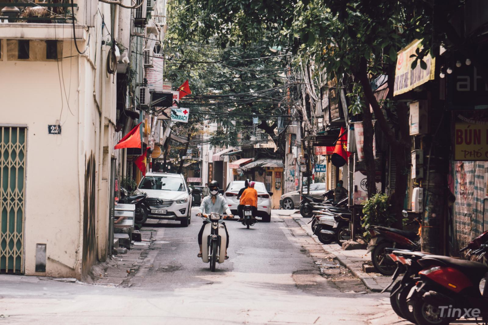 Khu vực phố cổ đa số hàng quán đóng cửa