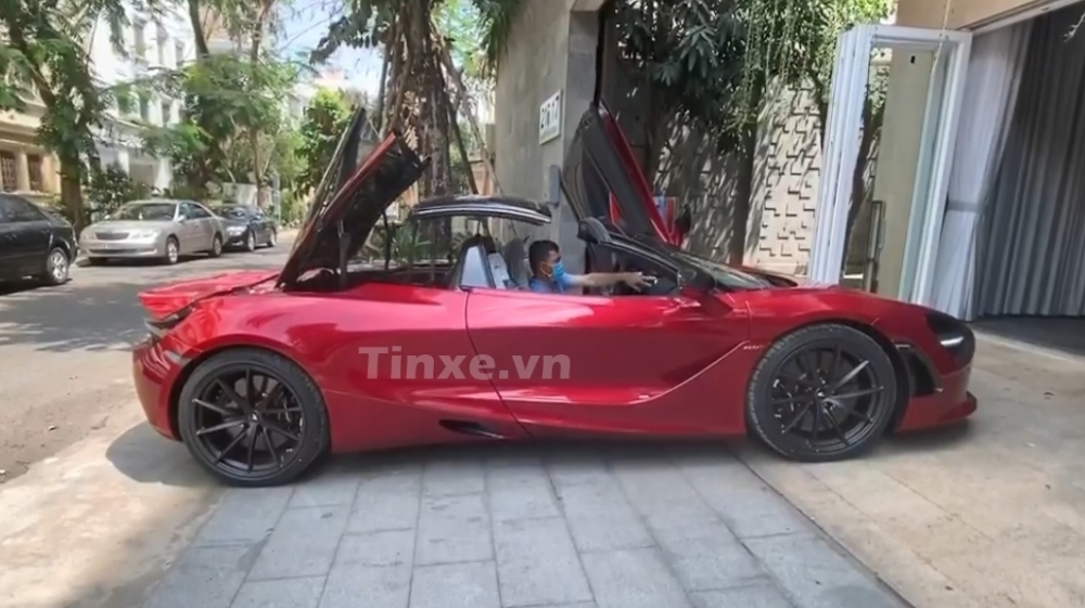 Vẻ đẹp của siêu xe McLaren 720S Spider thứ 3 tại Việt Nam