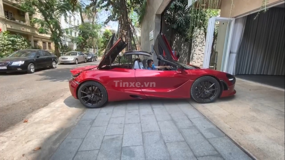 McLaren 720S Spider ch&iacute;nh l&agrave; chiếc si&ecirc;u xe mui trần c&oacute; thời gian đ&oacute;ng mở mui nhanh nhất thế giới