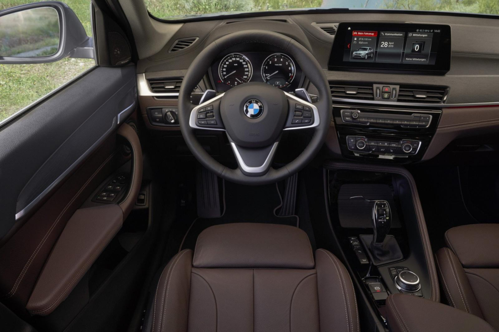 Nội thất bên trong BMW X1 2020