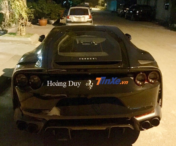 Hiện tại Việt Nam chỉ c&oacute; 2 chiếc si&ecirc;u xe Ferrari 812 Superfast 