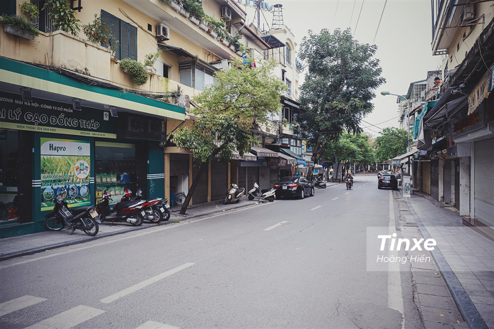 Sáng ngày 28/3/2020, Hà Nội vắng lặng và bình yên khác hẳn ngày thường.