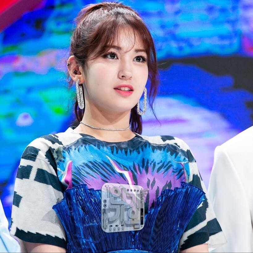 Jeon Somi - bông hồng lai mang hai dòng máu Canada và Hàn Quốc