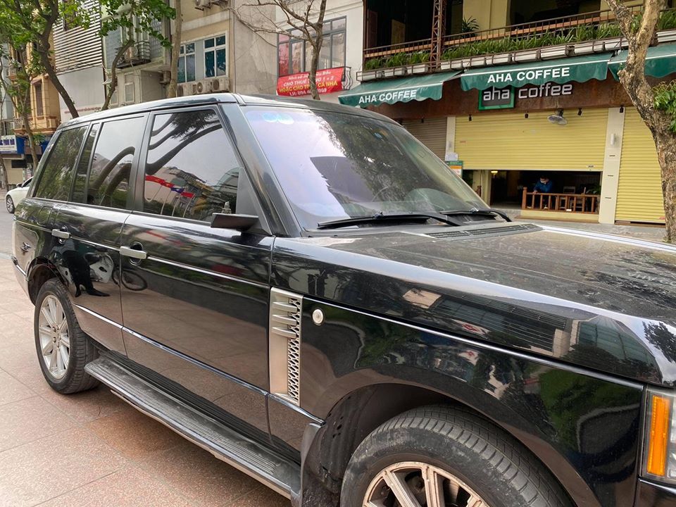 Giá bán một cặp gương xe Range Rover chính hãng có thể hơn 100 triệu đồng