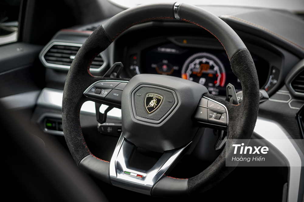 Để có thể chuyển các cấp số N và D thì người lái xe cần sử dụng thêm cả lẫy gẩy số phía sau vô-lăng. Để có thể chuyển các cấp số N và D thì người lái xe cần sử dụng thêm cả lẫy gẩy số phía sau vô-lăng.