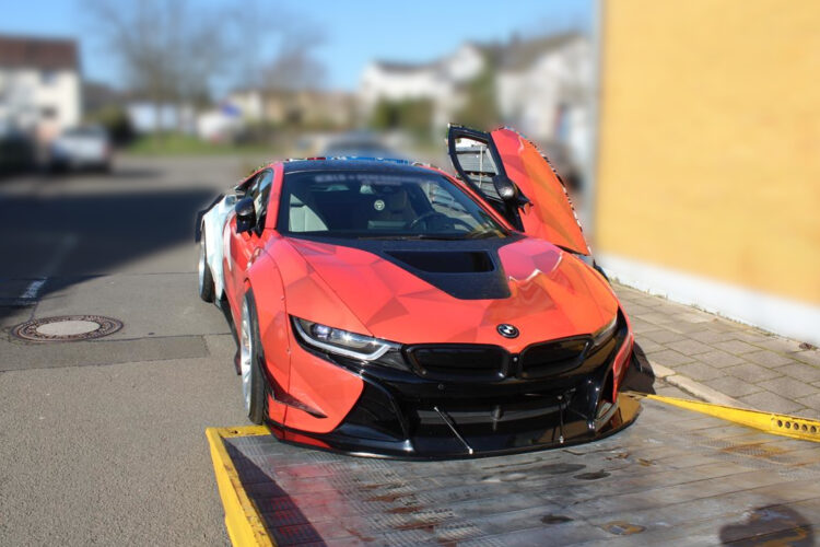 Chiếc BMW i8 độ th&acirc;n rộng bị cảnh s&aacute;t Đức tịch thu