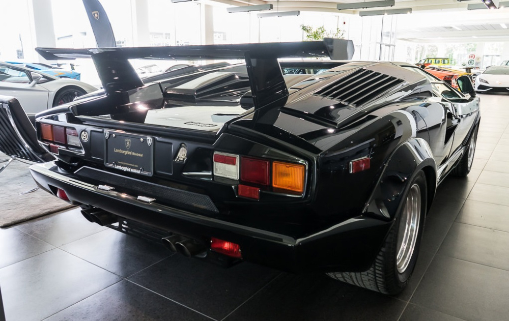 Chiếc Lamborghini Countach n&agrave;y thuộc phi&ecirc;n bản giới hạn số lượng
