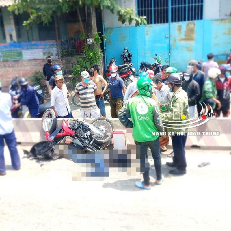 Vụ việc này khiến một người đi trên xe máy tử vong ngay tại chỗ, người còn lại bị thương đã được đưa vào bệnh viện cấp cứu