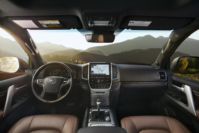 Nội thất của Toyota Land Cruiser