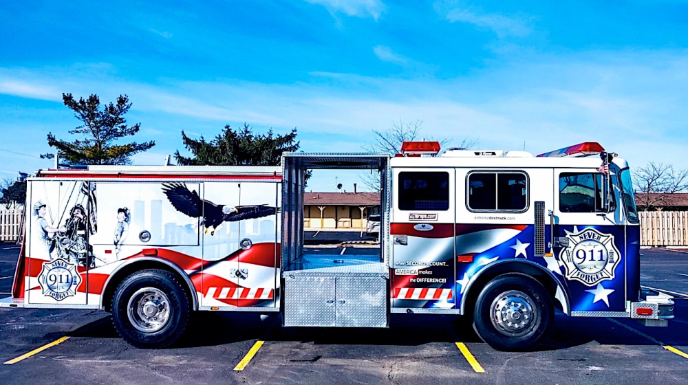 Seagrave 1992 l&agrave; một chiếc xe cứu hỏa đặc biệt được chế tạo để tri &acirc;n tới những người thiệt mạng trong sự kiện 11/9