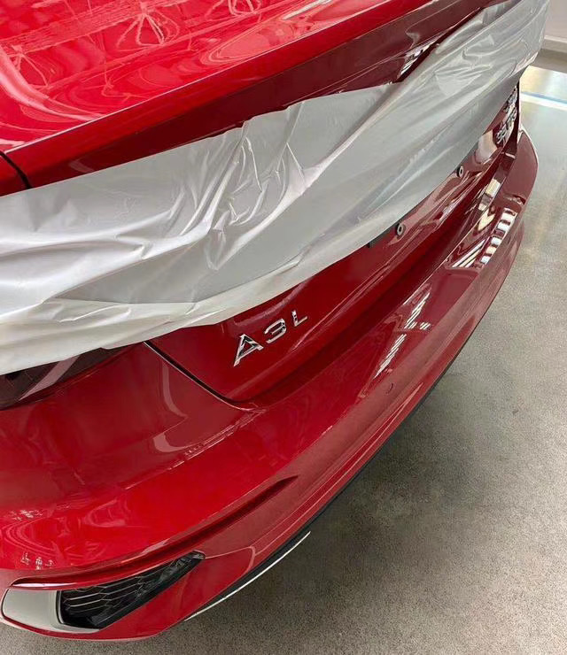 Audi A3L 2021 c&oacute; cả c&aacute;nh gi&oacute; nhỏ t&iacute;ch hợp v&agrave;o nắp cốp sau