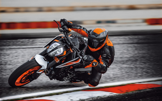  KTM 890 Duke R 2020 chuẩn bị được b&aacute;n ch&iacute;nh thức