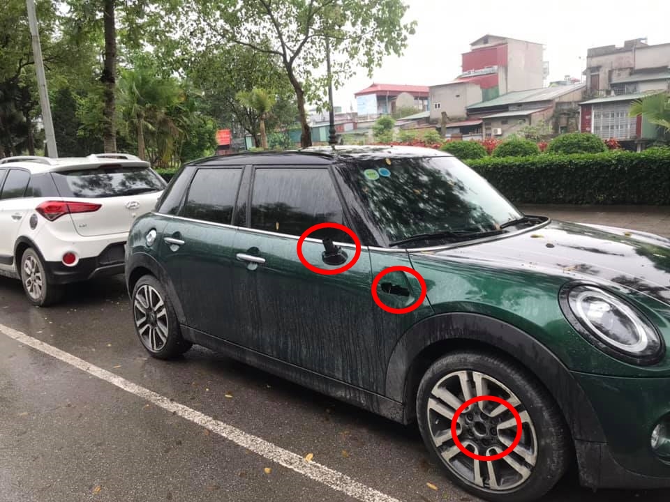 H&igrave;nh ảnh n&agrave;y c&ograve;n cho thấy 1 chụp m&acirc;m của b&aacute;nh xe Mini Cooper đ&atilde; kh&ocirc;ng c&aacute;nh m&agrave; bay