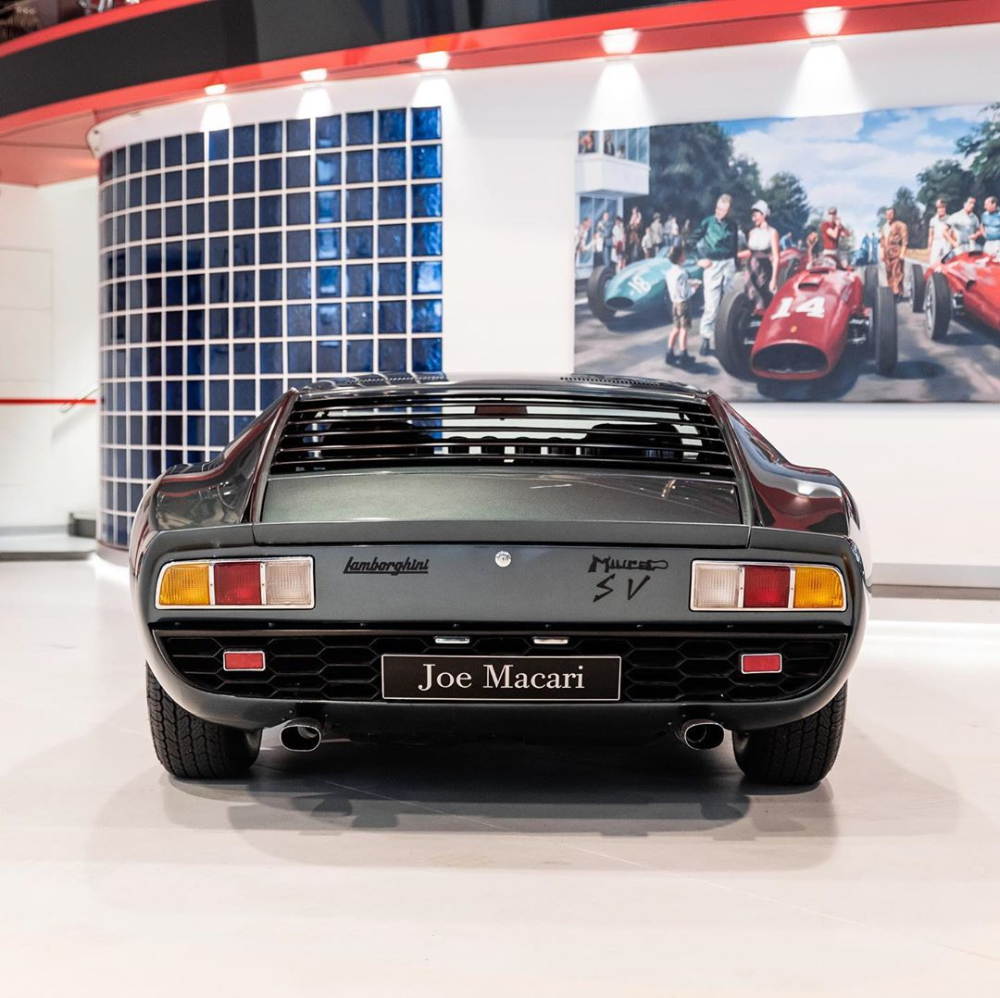 Chiếc Lamborghini Miura SV từng bị bỏ rơi trong một nhà kho Chiếc Lamborghini Miura SV từng bị bỏ rơi trong một nhà kho