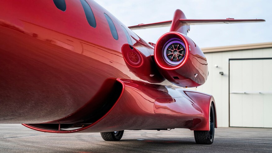 Loa nằm trong vỏ động cơ của Limo-Jet Loa nằm trong vỏ động cơ của Limo-Jet