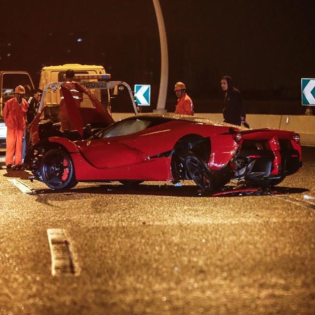 Đ&acirc;y l&agrave; chiếc Ferrari LaFerrari đầu ti&ecirc;n tại ch&acirc;u &Aacute; gặp nạn