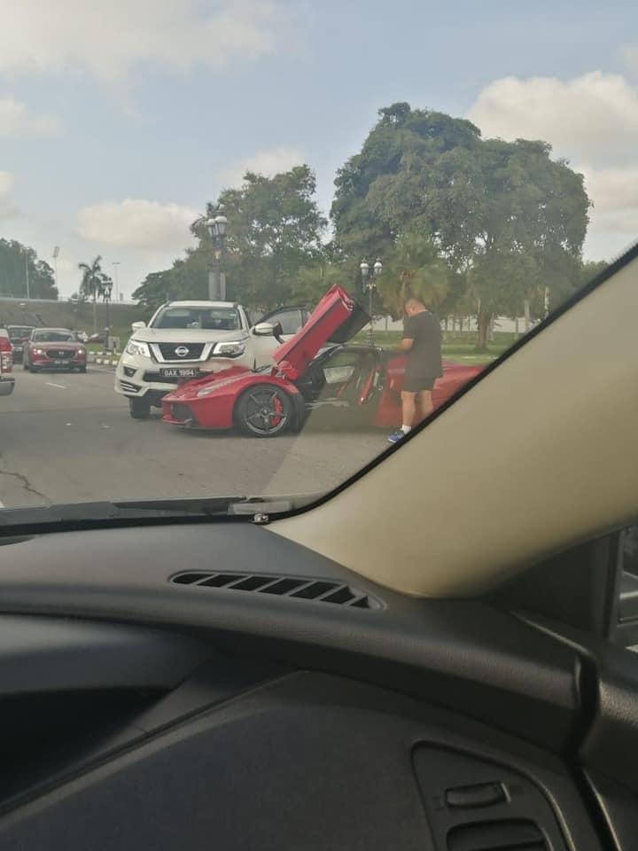 Chiếc Ferrari LaFerrari xấu số thứ 2 ở ch&acirc;u &Aacute; l&agrave; tại Brunei