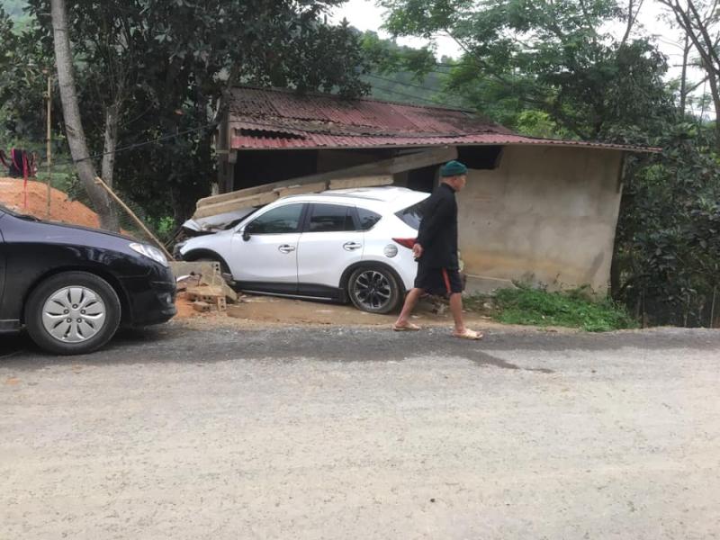 Kh&aacute; may mắn l&agrave; vụ tai nạn kh&ocirc;ng c&oacute; thương vong n&agrave;o về người