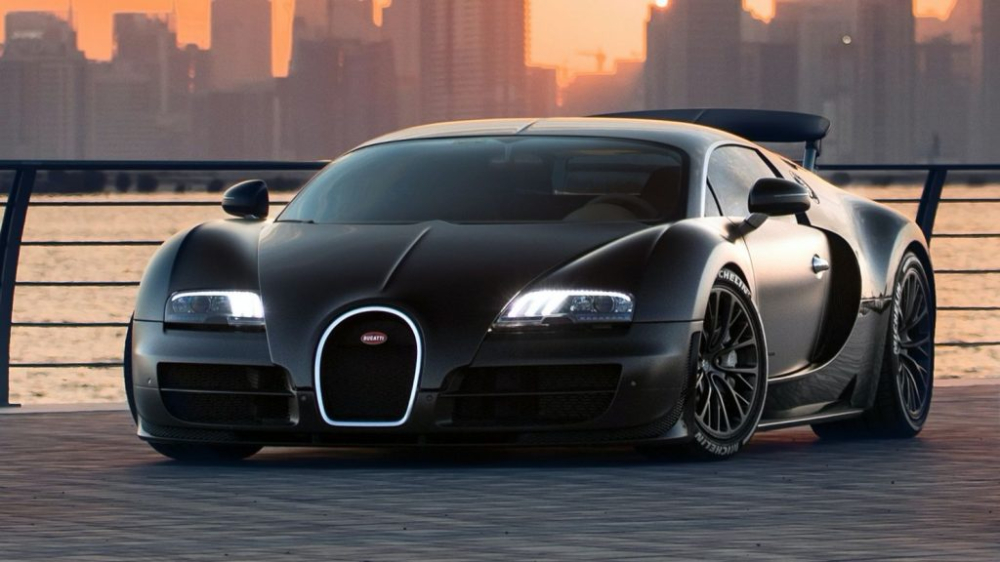 Sau Bugatti EB110, hãng siêu xe Pháp trình làng Bugatti Veyron được mệnh danh là Sau Bugatti EB110, hãng siêu xe Pháp trình làng Bugatti Veyron được mệnh danh là ông vua tốc độ với chỉ 450 xe được sản xuất trên toàn thế giới. Trong số này có một chiếc về Việt Nam và hiện đang nằm trong garage của ông Đặng Lê Nguyên Vũ, Chủ tịch Trung Nguyên.