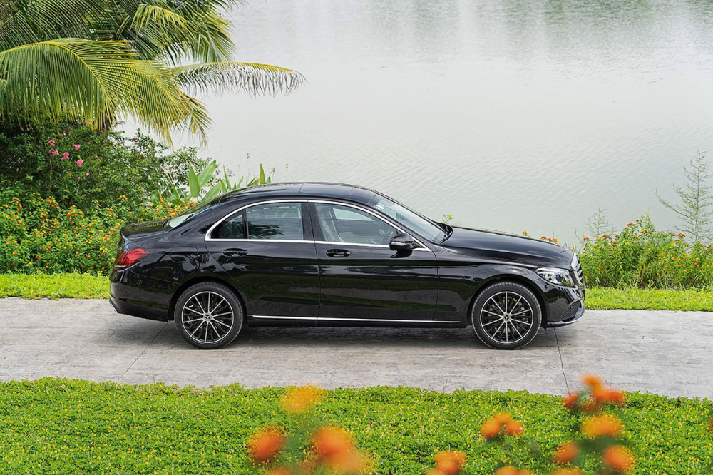 Th&acirc;n xe Mercedes-Benz C200 Exclusive