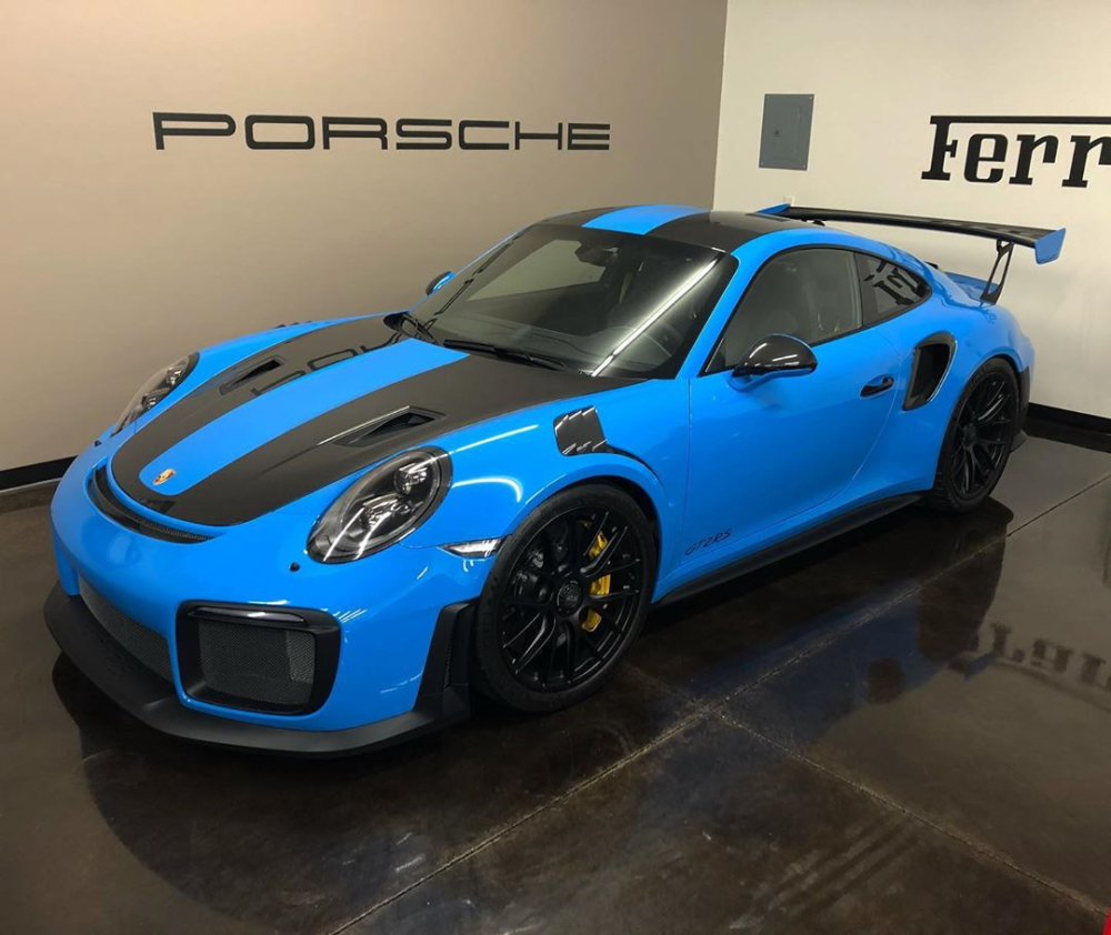 Chiếc Porsche 911 GT2 RS độc nhất cũng được rao b&aacute;n