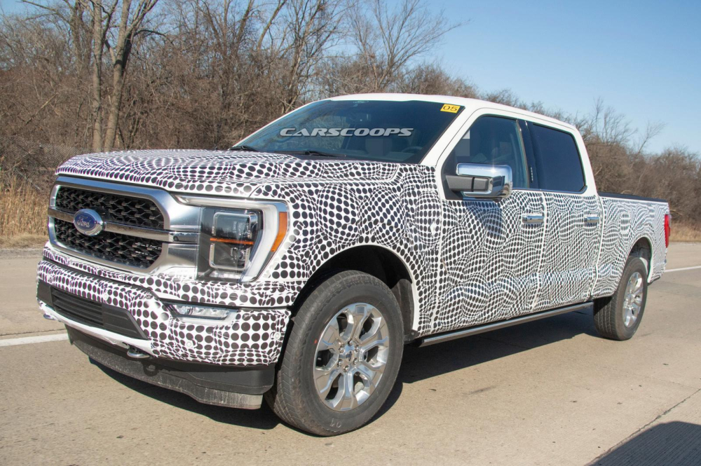 Ford F-150 2021 chạy tr&ecirc;n đường thử