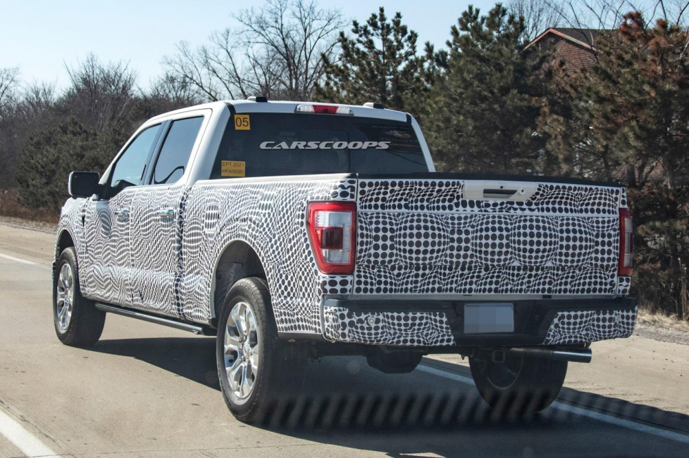 Ford F-150 2021 chạy tr&ecirc;n đường thử
