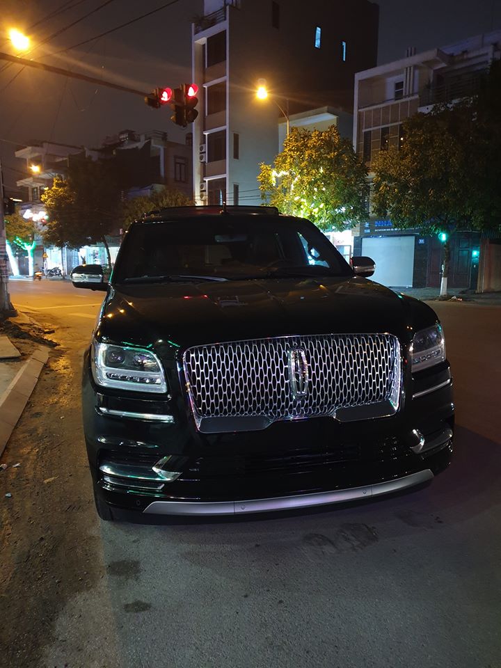 Chiếc Lincoln Navigator Black Label L của nữ đại gia Dương Đường được cho c&oacute; gi&aacute; hơn 9 tỷ đồng