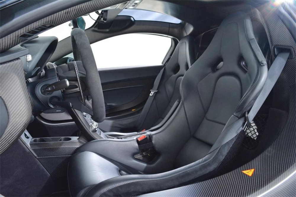 Nội thất si&ecirc;u xe McLaren P1 m&agrave;u xanh Fusion Green Pearl 3 được rao b&aacute;n với mức gi&aacute; 25,66 tỷ đồng
