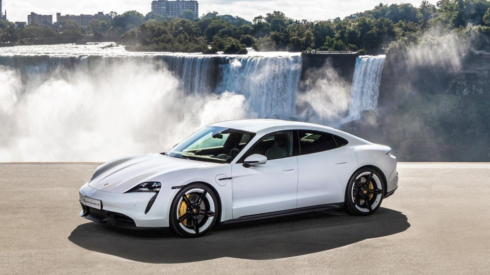 Porsche Taycan&nbsp;nhận giải thưởng&nbsp;&ldquo;Xe sang trọng Thế giới của Năm 2020&rdquo; v&agrave; &ldquo;Xe hiệu suất cao Thế giới của Năm 2020&rdquo;