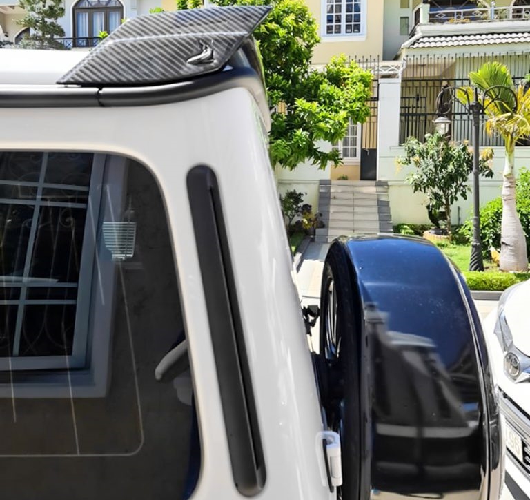 C&aacute;nh gi&oacute; đu&ocirc;i carbon mới tr&ecirc;n bản độ Mercedes-AMG G63 TopCar Light tại Đ&agrave; Lạt