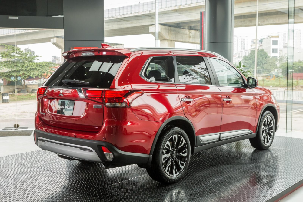 Mitsubishi Outlander 2020 (facelift) được ra mắt v&agrave;o ng&agrave;y 17/2/2020 vừa qua với nhiều trang bị mới