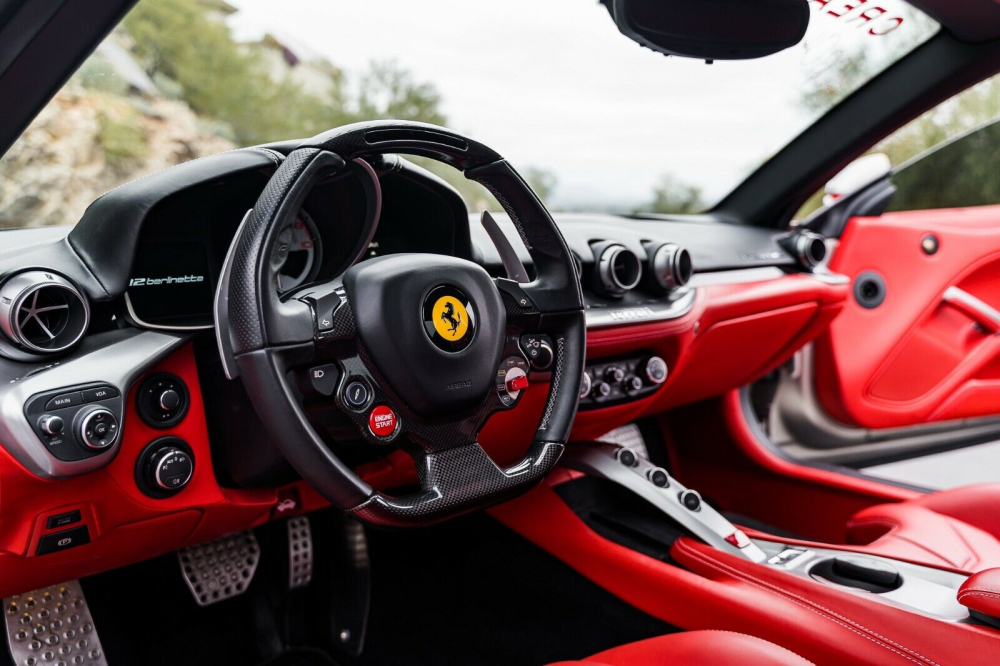 Hệ thống lái của Ferrari F12 Berlinetta độ Hệ thống lái của Ferrari F12 Berlinetta độ
