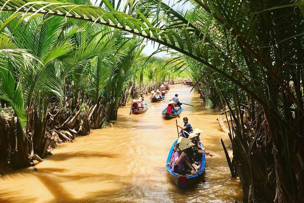 Văn hóa sông nước, miệt vườn là điểm thu hút khách du lịch khi đến với Bến Tre Văn hóa sông nước, miệt vườn là điểm thu hút khách du lịch khi đến với Bến Tre