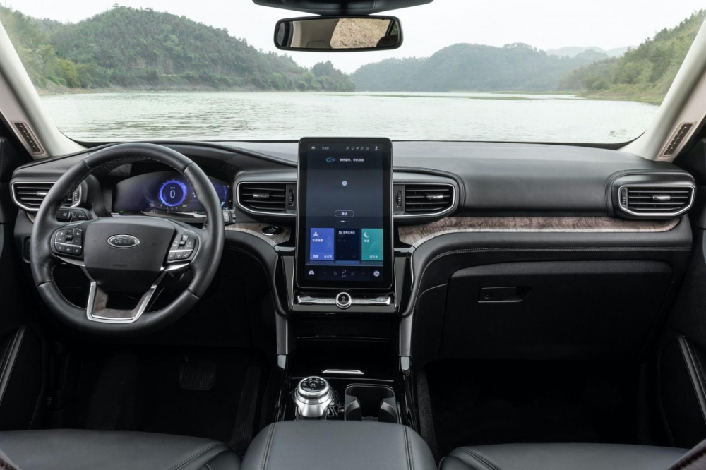 Nội thất của Ford Explorer Platinum 2020 tại Trung Quốc
