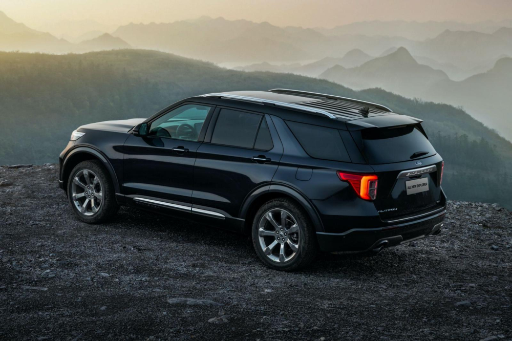 Ford Explorer Platinum 2020 tại Trung Quốc chỉ có 2 ống xả
