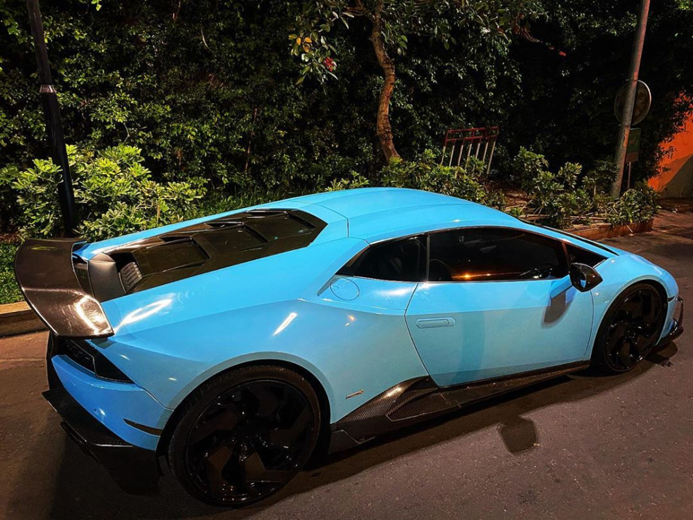 Chiếc siêu xe Lamborghini Huracan LP610-4 này còn lắp mâm độ carbon của PUR