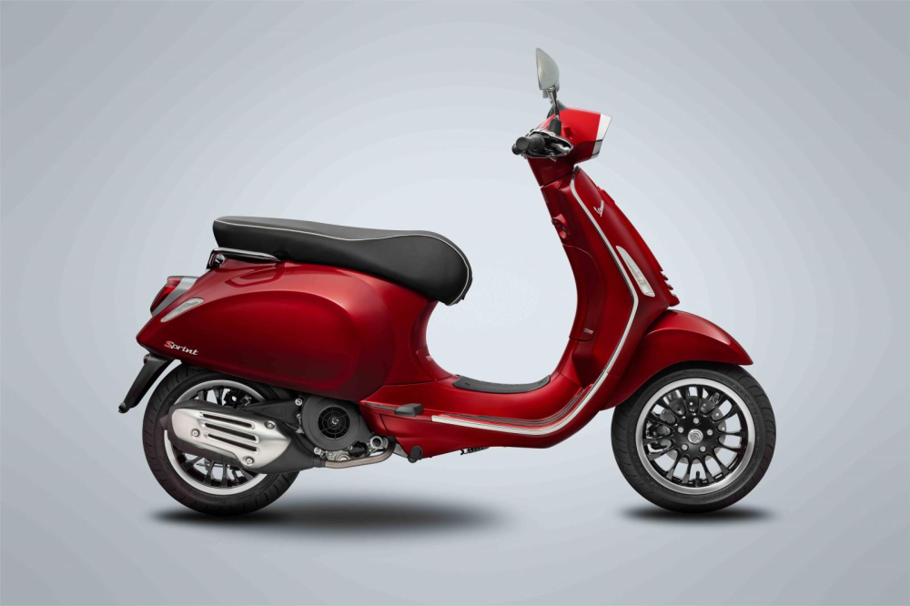 Vespa Sprint 2020 với màu đỏ Scarlotto. Vespa Sprint 2020 với màu đỏ Scarlotto.