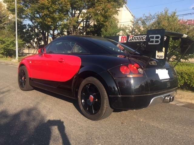 Phía sau của chiếc Bugatti Veyron nhái