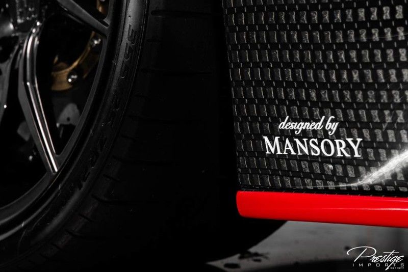 Ngoài hệ truyền động cầu sau đã được độ lại, chiếc siêu xe triệu đô Bugatti Veyron này còn nhận được sự nâng cấp qua gói độ của phiên bản Mansory Linea Vivere. Hãng độ Mansory chỉ tạo ra trên thế giới đúng 2 chiếc Bugatti Veyron Mansory Linea Vivere Ngoài hệ truyền động cầu sau đã được độ lại, chiếc siêu xe triệu đô Bugatti Veyron này còn nhận được sự nâng cấp qua gói độ của phiên bản Mansory Linea Vivere. Hãng độ Mansory chỉ tạo ra trên thế giới đúng 2 chiếc Bugatti Veyron Mansory Linea Vivere
