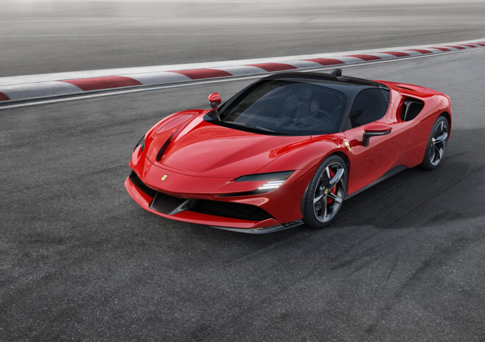 Ferrari SF90 Stradale đoạt giải xe có thiết kế đỉnh nhất năm 2020.