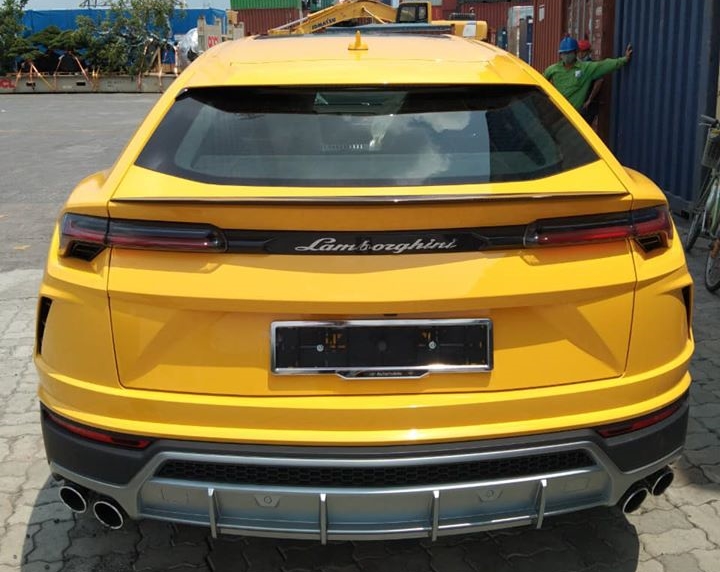 H&atilde;ng si&ecirc;u xe Lamborghini trang bị đến 6 chế độ l&aacute;i cho si&ecirc;u SUV Urus v&agrave; gọi l&agrave; Anima. Ngo&agrave;i 3 chế độ l&aacute;i quen thuộc tr&ecirc;n c&aacute;c si&ecirc;u xe như Strada (đường phố), Sport (thể thao), Corsa (đường đua), si&ecirc;u SUV Urus c&ograve;n c&oacute; th&ecirc;m 3 chế độ l&aacute;i kh&aacute;c l&agrave; Sabbia (đường c&aacute;t), Terra (việt d&atilde;) v&agrave; Neve (tuyết).