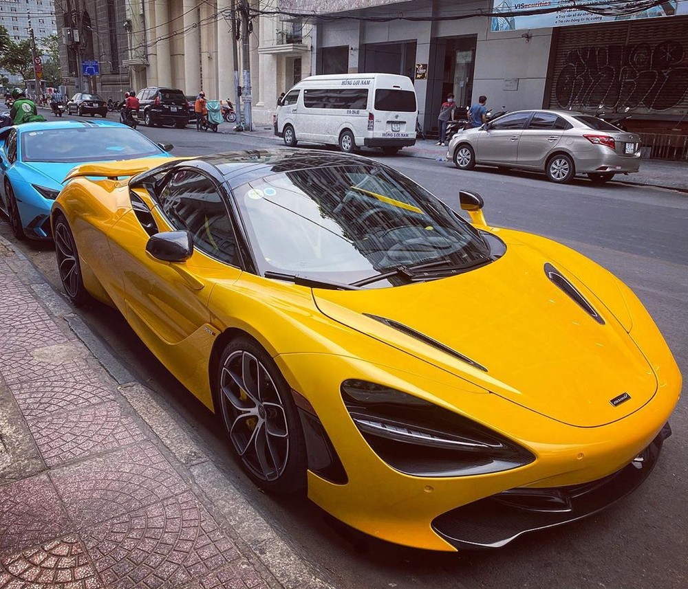 Si&ecirc;u xe McLaren 720S Spider m&agrave;u v&agrave;ng dạo phố S&agrave;i th&agrave;nh trong m&ugrave;a dịch Covid-19