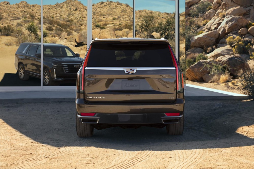 Cadillac Escalade 2021 c&oacute; 2 t&ugrave;y chọn động cơ tại thị trường Mỹ